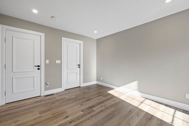 Building Photo - 3 Burke Ln