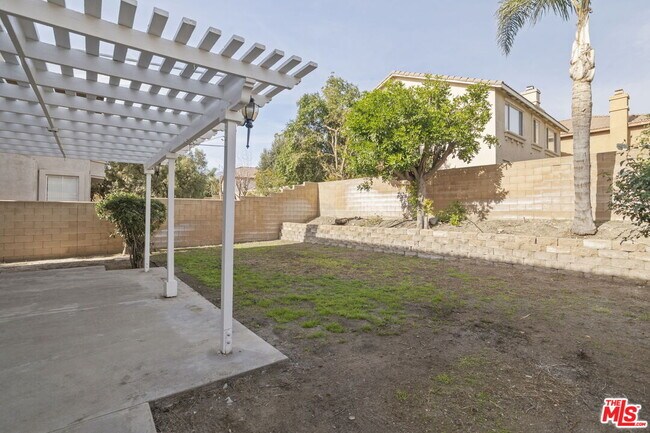 Building Photo - 16850 Merion Ln