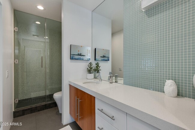 Building Photo - 3601 N 55th Pl