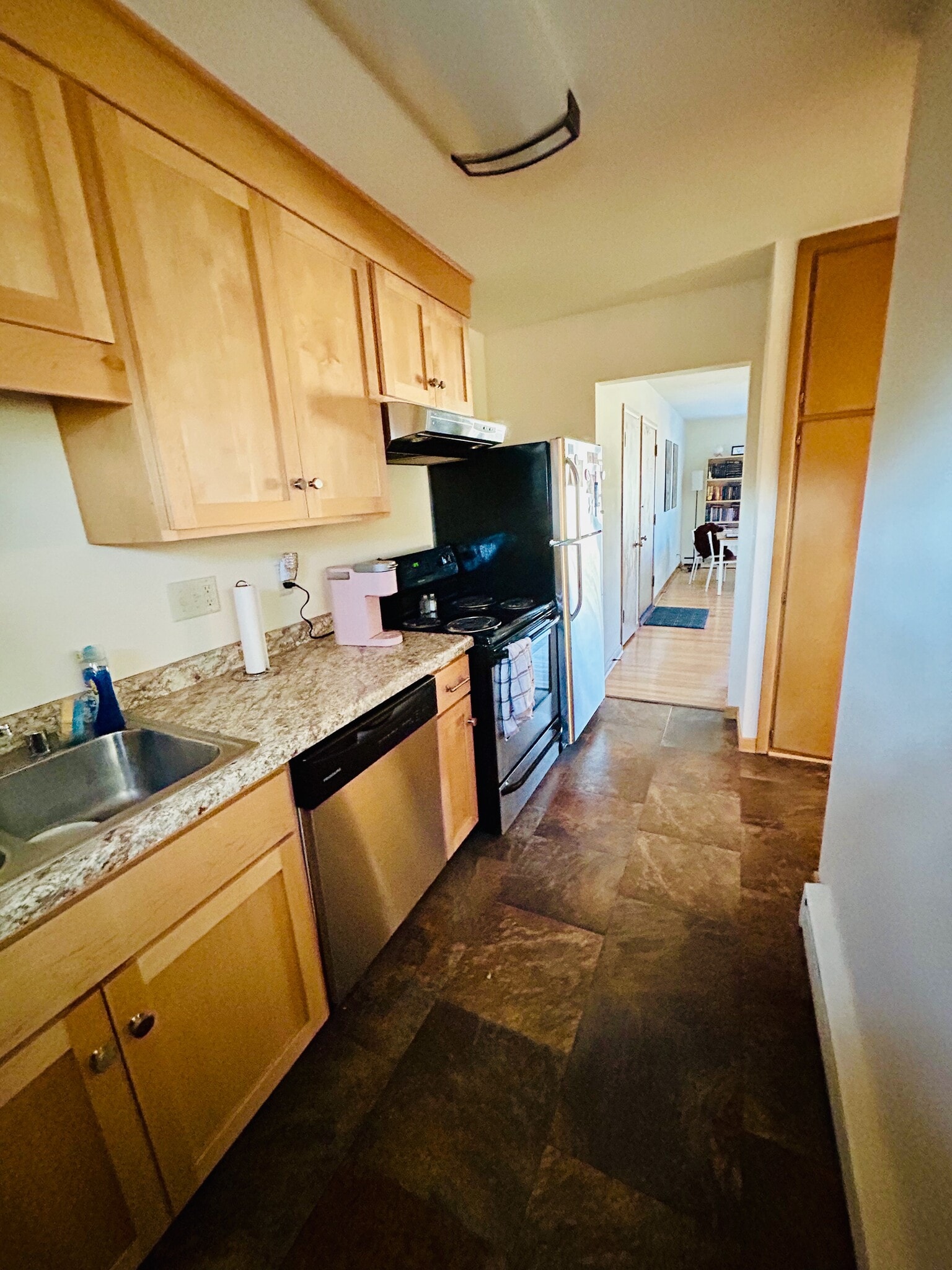 Building Photo - 501 Shepard Ter