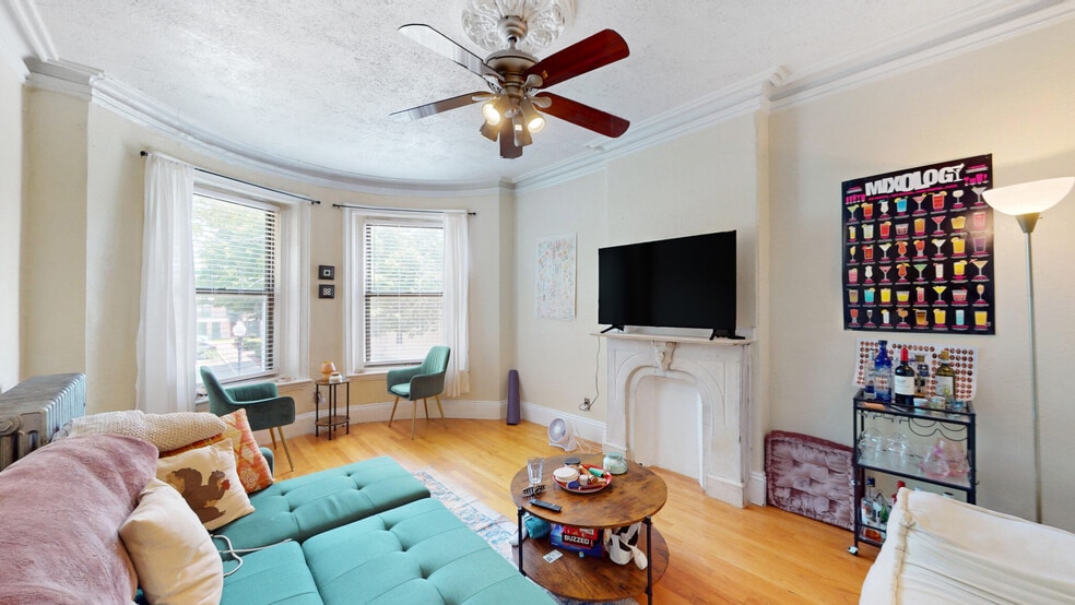 Primary Photo - 86 Hammond St