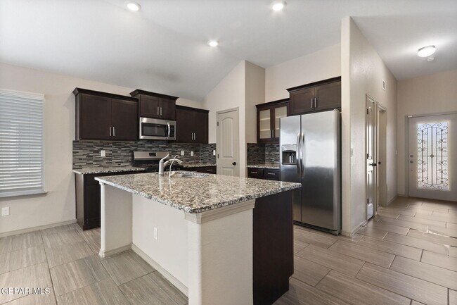 Building Photo - 14916 Tierra Coruna Ave