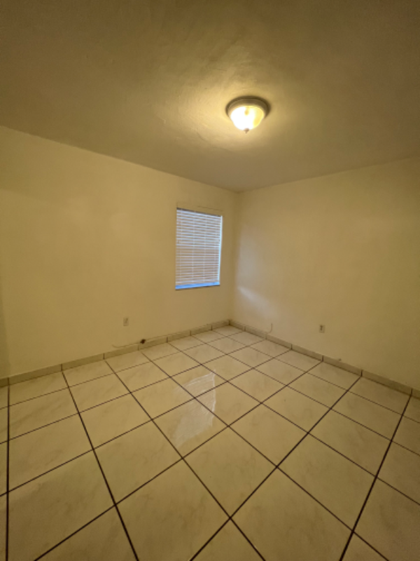 Building Photo - 2498 SW 17th St
