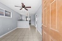 Building Photo - 5722 Pickfair St