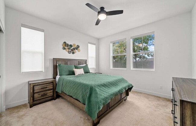 Building Photo - $4,300 - 3 Bed/ 3 Bath Modern Townhome with Loft in Santee
