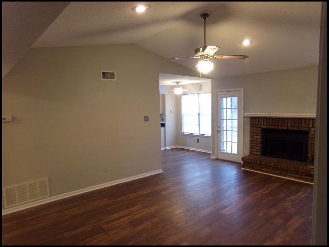 Building Photo - 35 Point W Cir