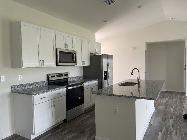 Building Photo - 1121 NW 13th Terrace
