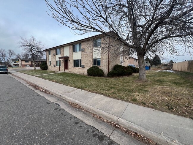 Building Photo - Lily1852 (KC-AM)