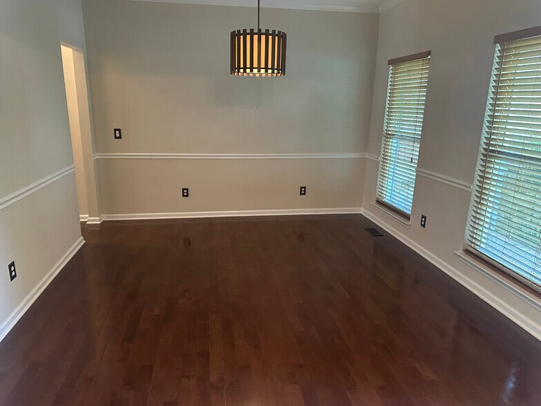Building Photo - 1152 Olde Cameron Ln