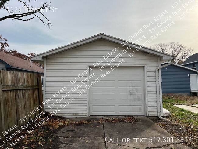 Building Photo - 1125 Bement St