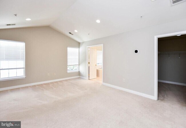 Building Photo - 13003 Belle Meade Trace