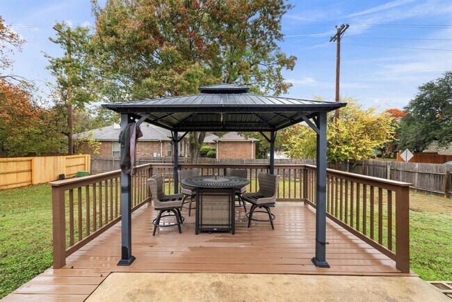 Building Photo - 801 Timber Trail