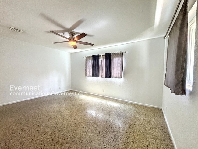 Building Photo - 8210 Mara Vista Ct