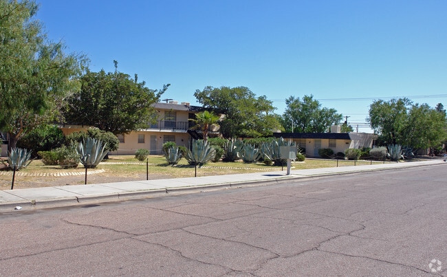 Building Photo - 8900 Lawson St