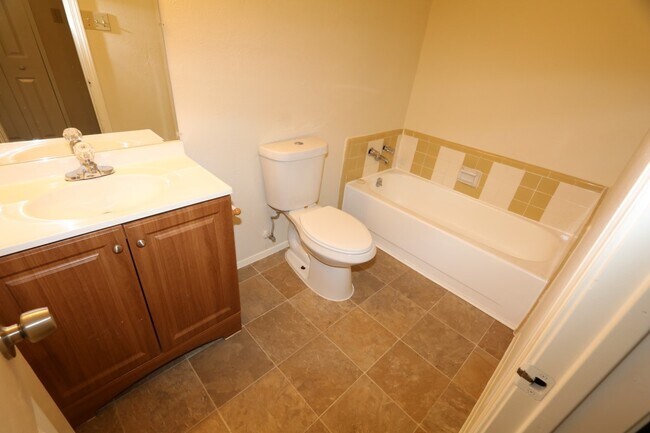 Building Photo - 17514 Autumn Trails Ln