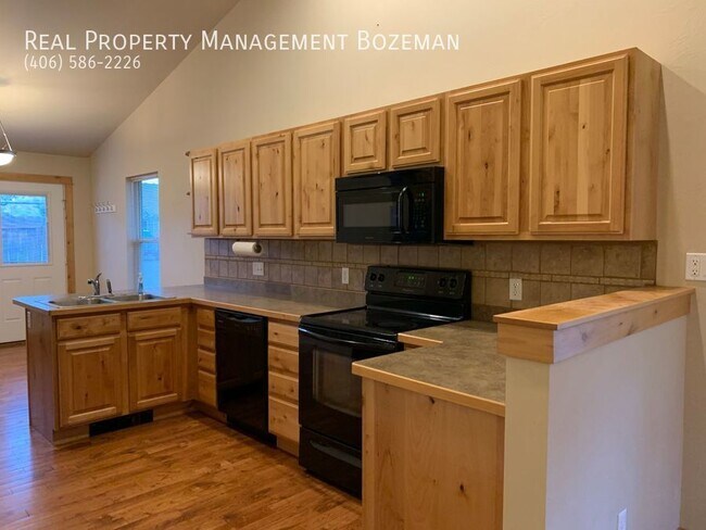 Building Photo - 170 Talon Way