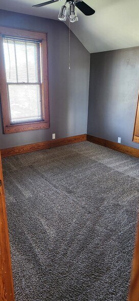 Building Photo - 420 N Main St