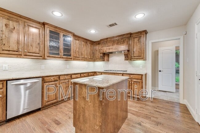 Building Photo - 14077 Brookridge Dr