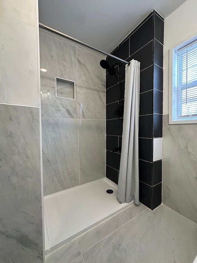 Building Photo - Immediate Move-In! Renovated 2BR House Near Ball State w/ Fireplace & Outdoor Space