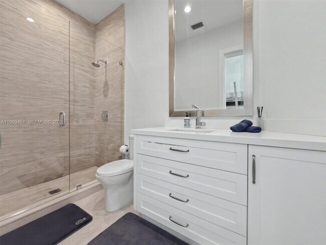 Building Photo - 13689 Deering Bay Dr