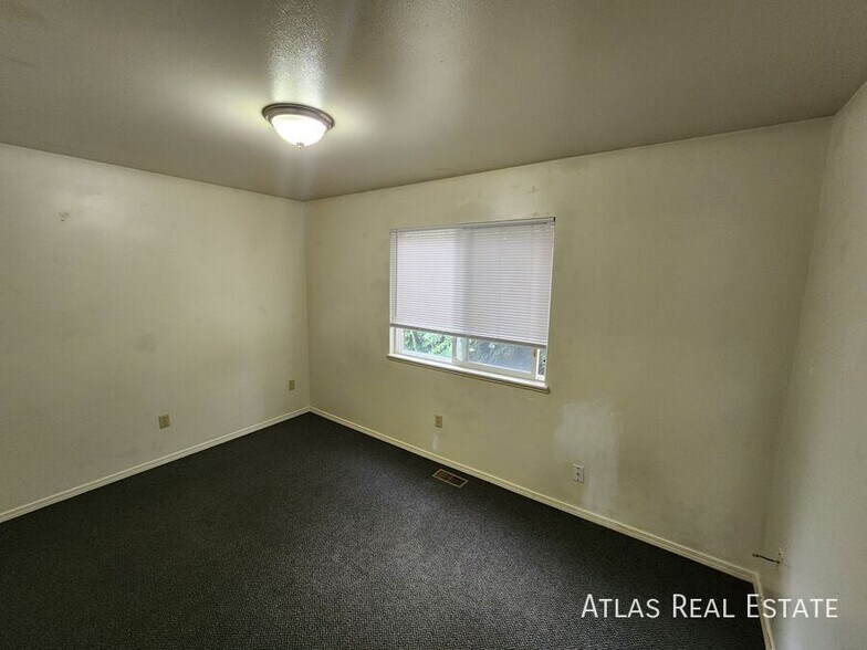 Building Photo - 2208 N 10th Ave