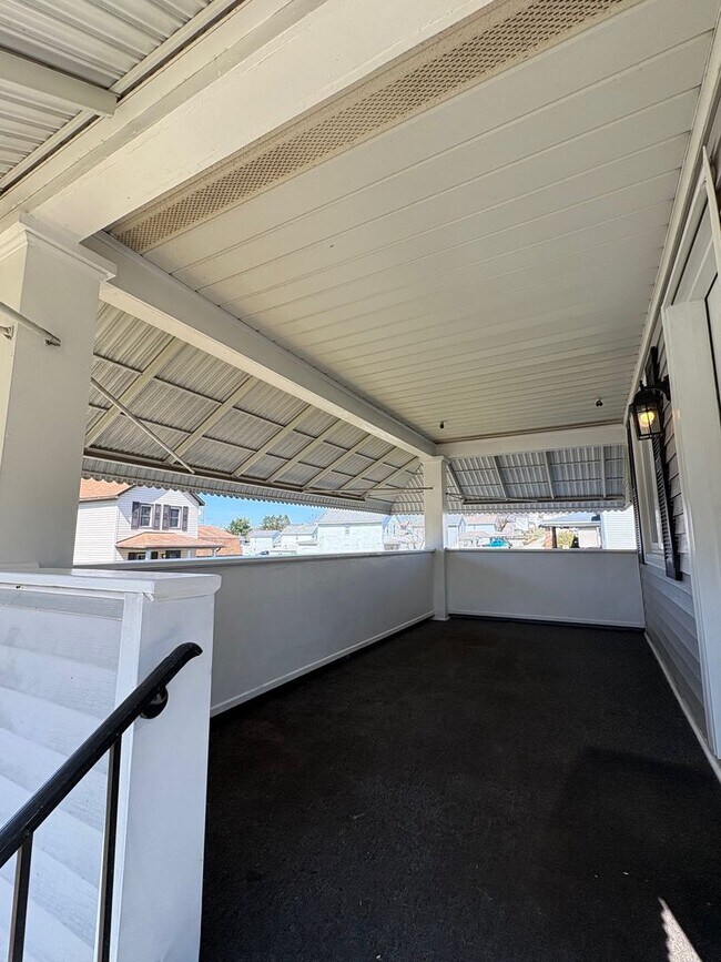 Building Photo - BEAUTIFULLY UPDATED 2 Bedroom / 1.5 Bath home in Penn Trafford School District