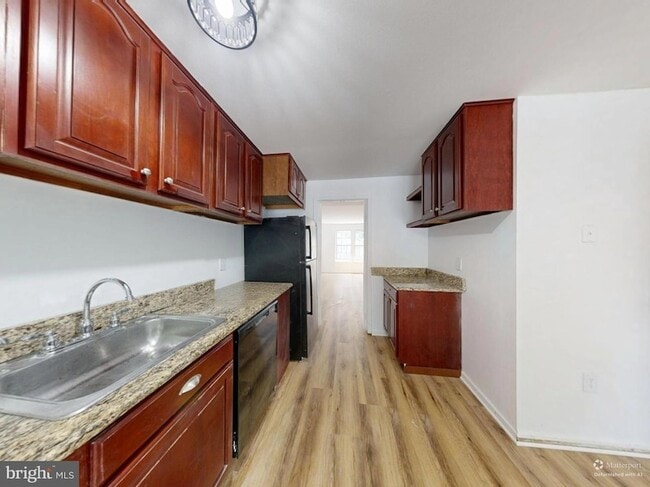 Building Photo - 8105 Kenova Ln
