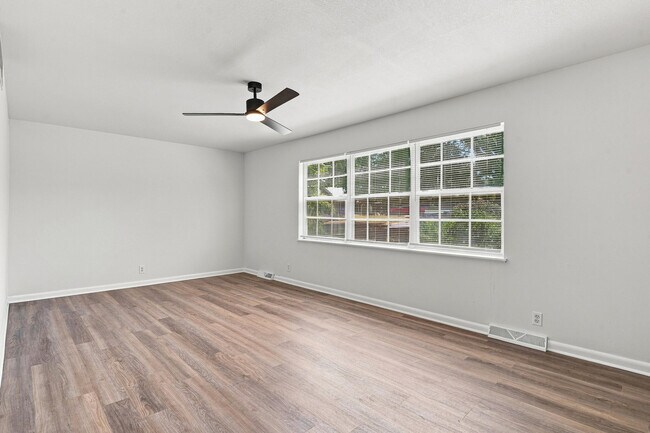 Building Photo - 4209 Defoe Dr