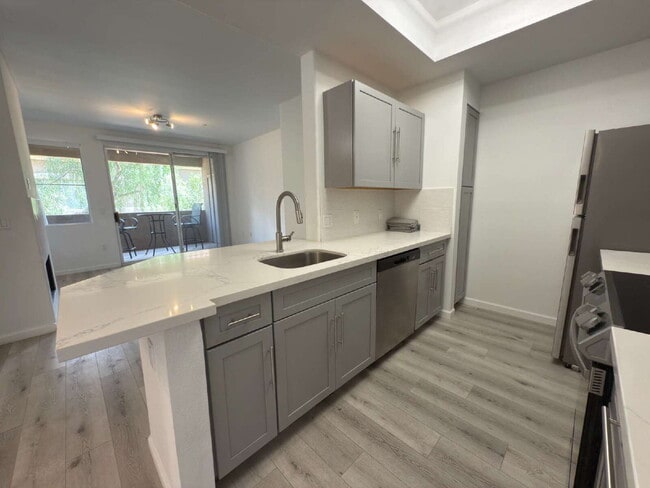 Building Photo - "Charming 1-Bedroom Retreat with Fireplace...