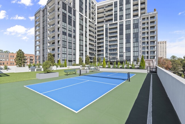 Building Photo - 2425 Peachtree Rd NE