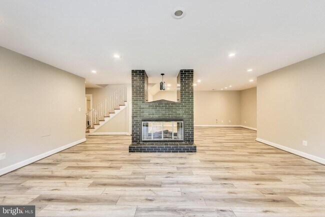 Building Photo - 1426 Carrington Ln