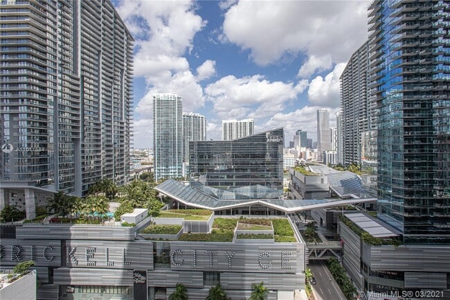 Building Photo - 45 SW 9th St