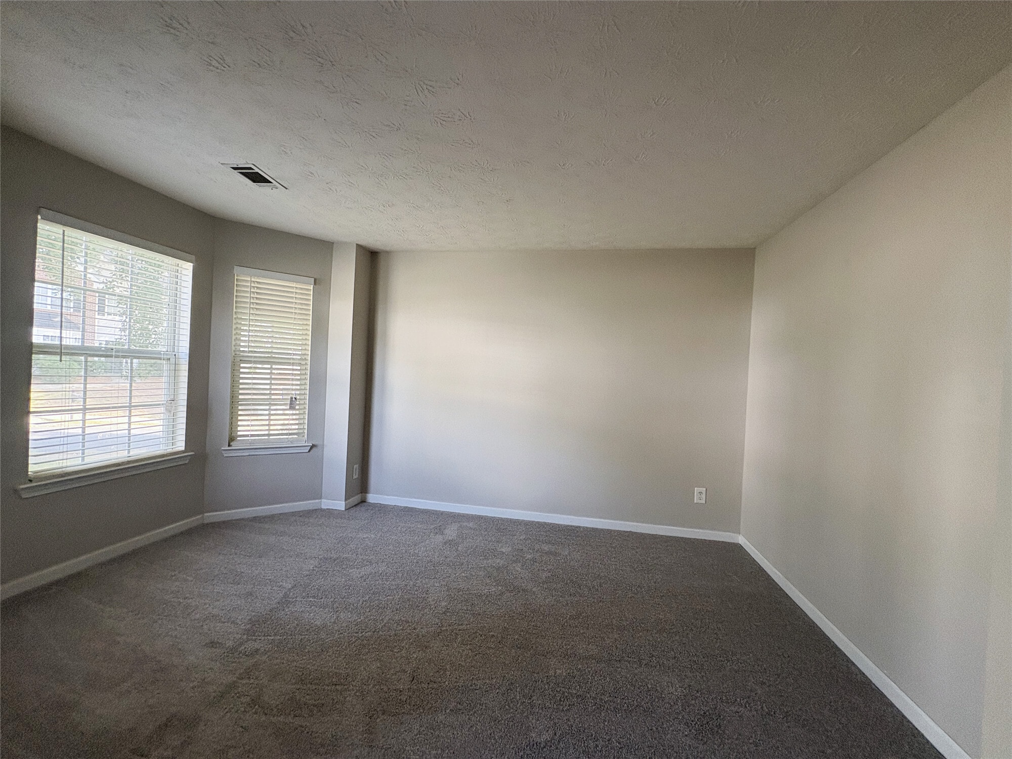 Building Photo - 1863 Skylar Leigh Dr