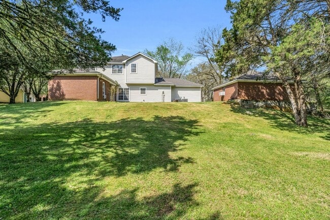 Building Photo - Renovated 4 Bedroom 3 Home for Rent!