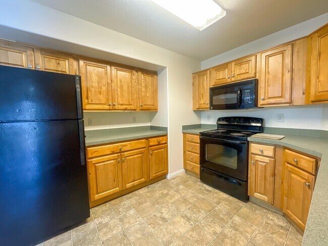 Building Photo - 8212 N Cedar Springs Rd