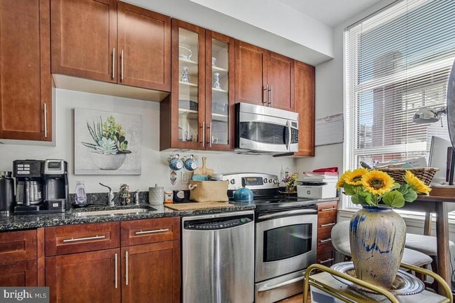 Building Photo - 157 Fleet St