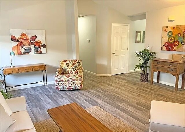 Living room - 2726 Duffy Dr