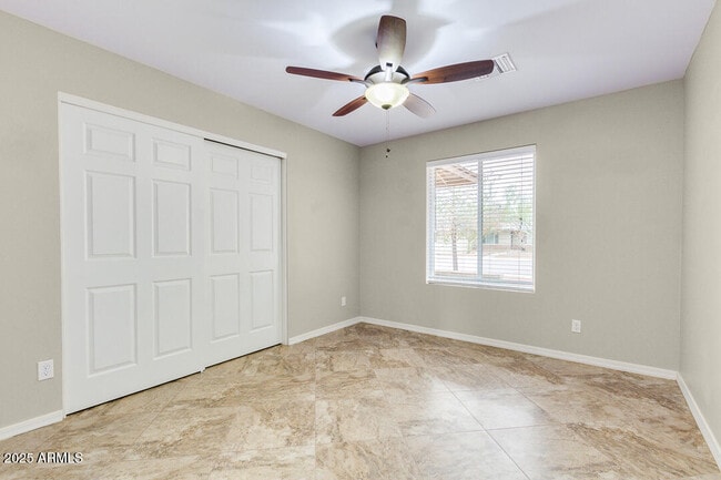 Building Photo - 1968 E Del Rio Dr