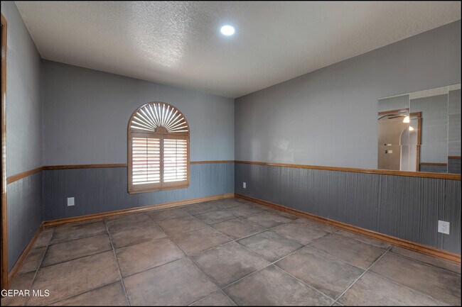 Building Photo - 6412 Via Aventura Dr