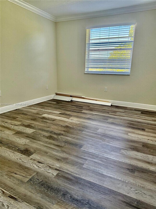 Building Photo - 17255 SW 95th Ave