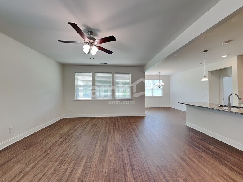 Building Photo - 6240 Bridlewood Ln