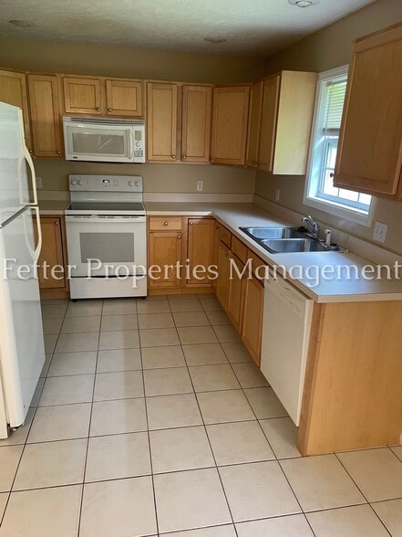 Building Photo - 7778 Sandalwood Dr