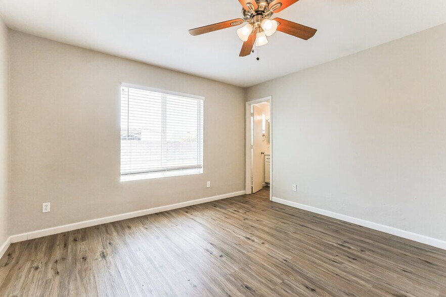 Building Photo - 9365 E Adobe Rd