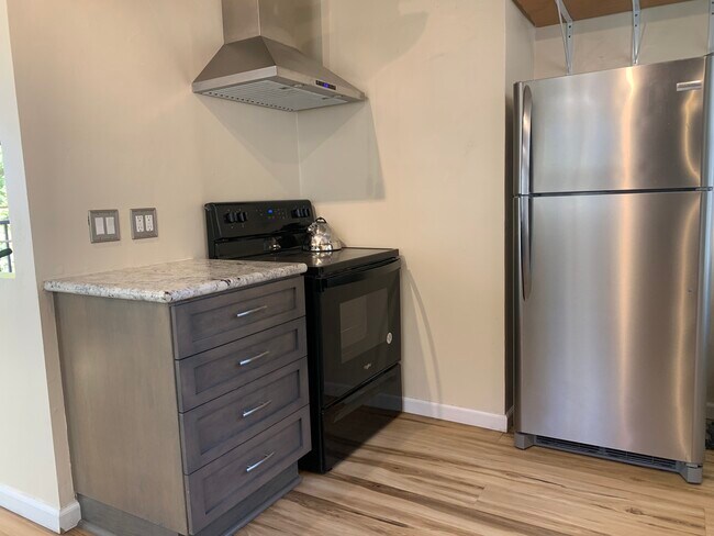 Building Photo - 9625 Grossmont Summit Dr