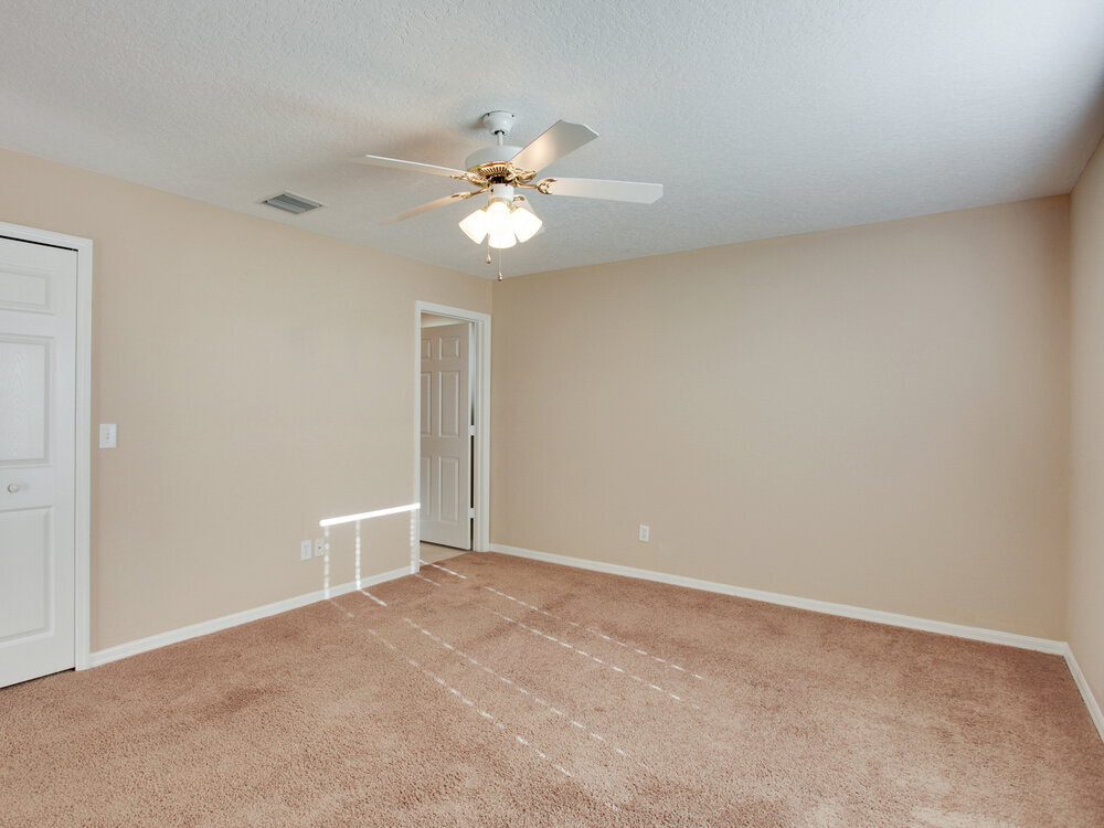 Building Photo - 6010 33rd Dr E