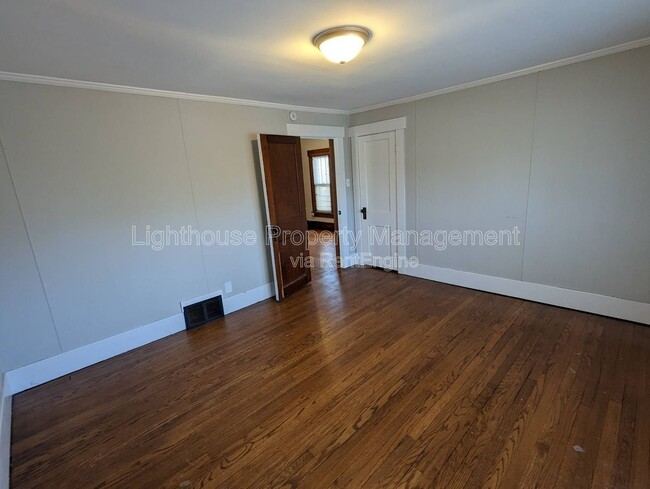 Building Photo - 449 24th St N