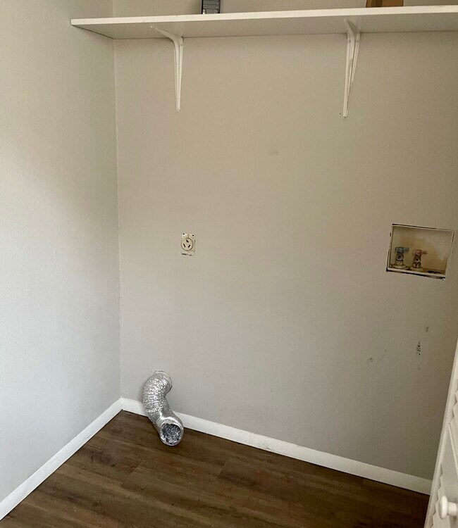 Washer dryer hook ups downstairs - 811 N Grant St