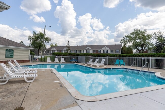 Building Photo - Pebble Creek