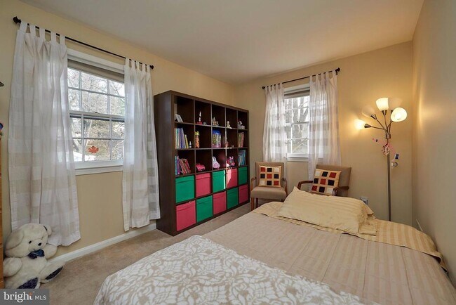 Building Photo - 3812 Wexford Dr