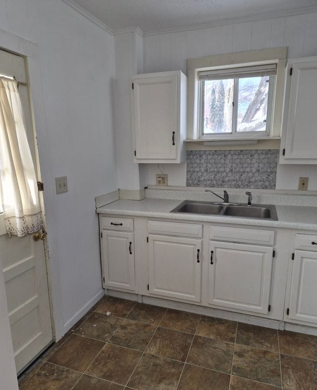 Building Photo - 212 Sycamore St